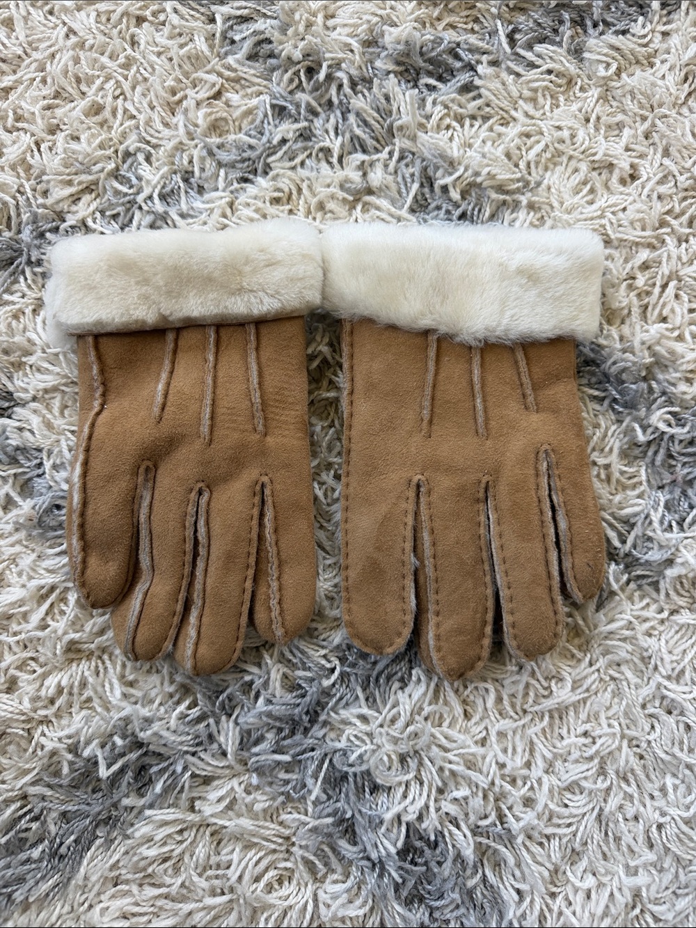 UGG Chestnut Suede Gloves with Cream Shearling Cuff